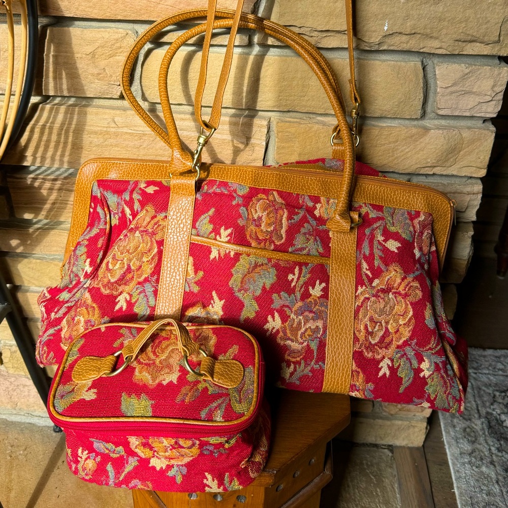 Amazing Vintage Avon “carpet bag” duffle with cosmetic case - never used!!